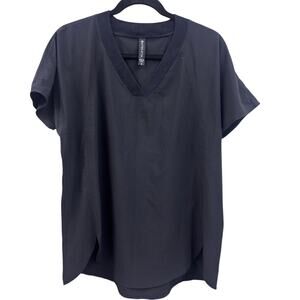 WOMENS ATHLETA ZEPHYR V-NECK TEE IN BLACK SZ Medium